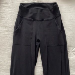 Black Lulu align joggers size 2!